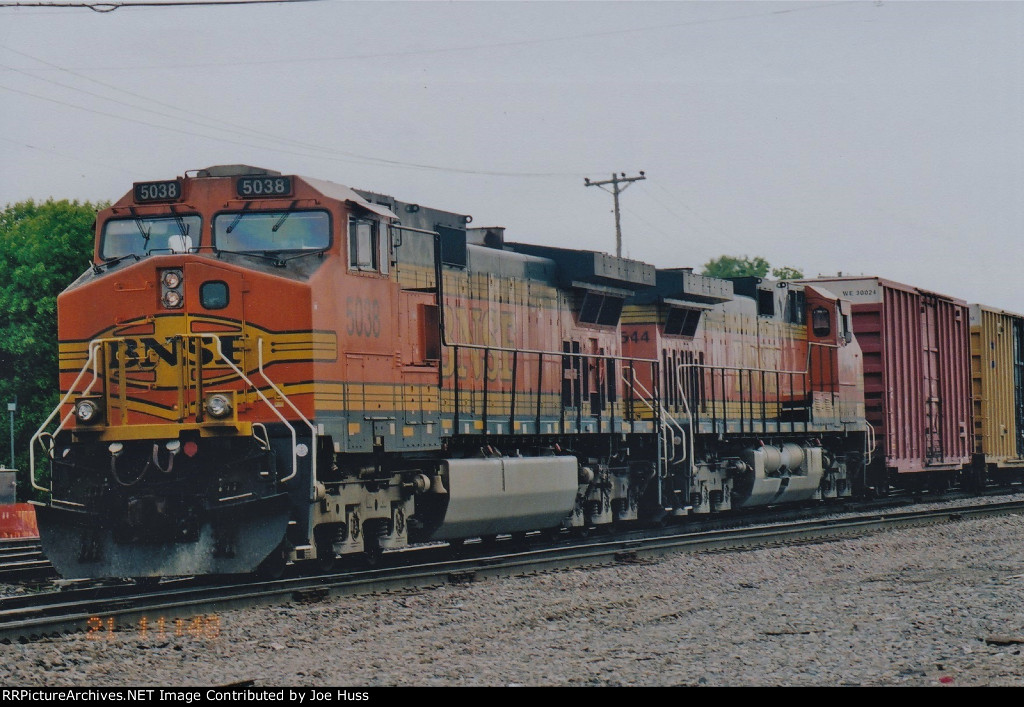 BNSF 5038 East